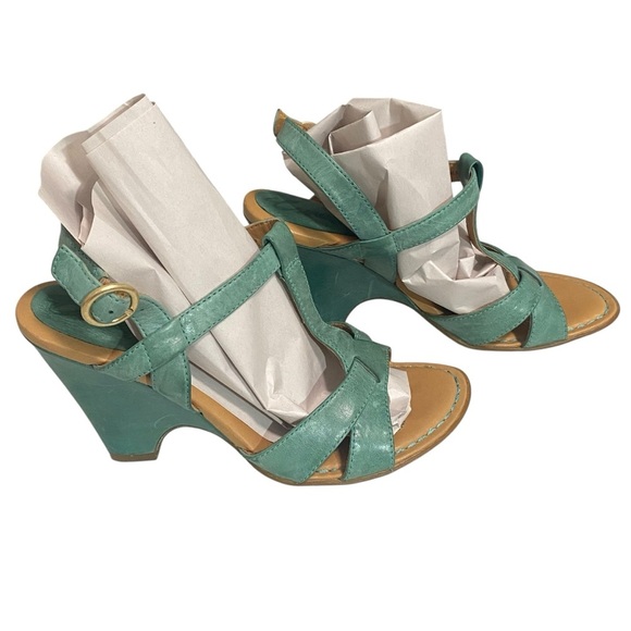 CROWN BY BORN - SIZE 7 - PALE GREEN WITH T-STRAP AND SLINGBACK HEELS - S3 - Picture 4 of 12